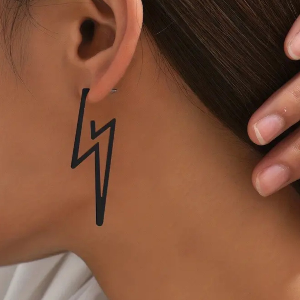 NIP Lightning Shape dangle earrings